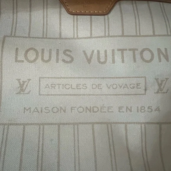 Authentic Louis Vuitton Fridge Bag - Picture 3 of 4